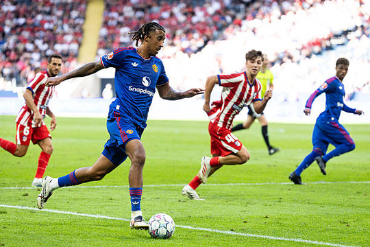 Leny Yoro tuyên bố Manchester United đủ khả năng vô địch Ngoại hạng Anh