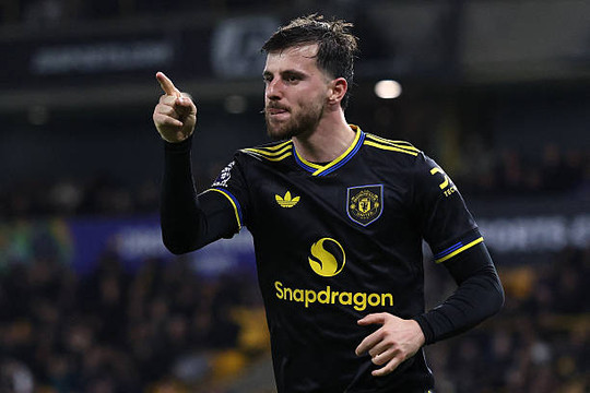 Carrick tái sinh Mason Mount: Tấm bình phong mới và cuộc cách mạng kiểm soát tại Man Utd