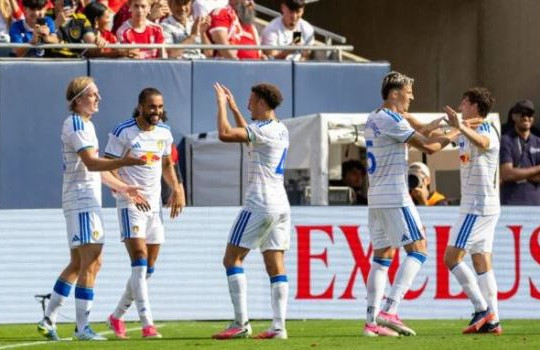 Leeds United lội ngược dòng thắng Liverpool 4-2: Màn xoay cục diện ngoạn mục tại Chicago