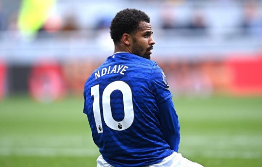 Thành Manchester từ chối giá 75 triệu bảng cho Ndiaye, Al-Hilal vươn lên dẫn đầu