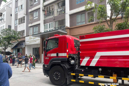 Kịp thời dập tắt đám cháy tại căn hộ tầng 12 chung cư ở phường Thành Vinh