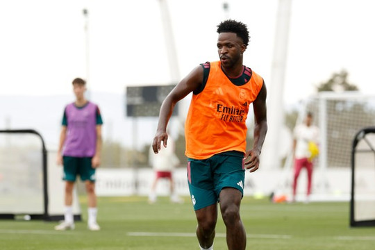 Vinicius lên tiếng về tương lai tại Real Madrid giữa thương vụ chuyển nhượng bom tấn với Arsenal