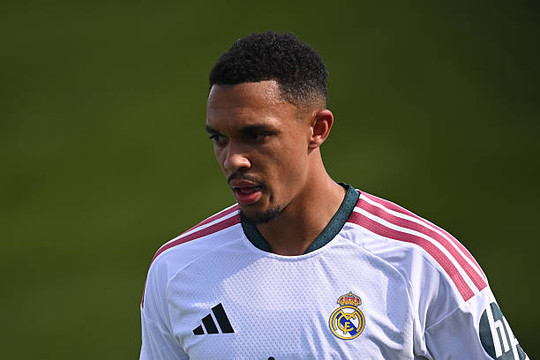 Real Madrid hưởng lợi lớn từ quyết định loại Alexander-Arnold của Tuchel