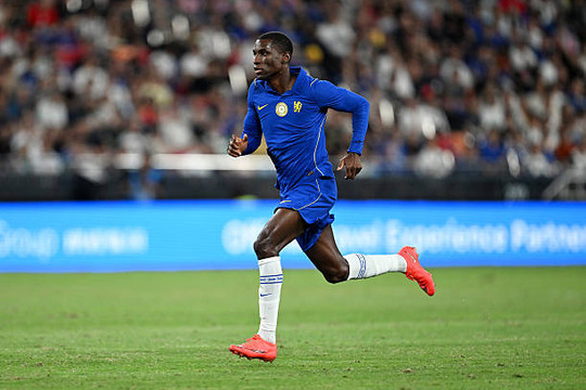 Vì sao Nicolas Jackson là thương vụ hàng công lý tưởng cho Tottenham của De Zerbi?