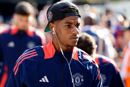 Bẫy tài chính Champions League kìm hãm Man Utd trên thị trường chuyển nhượng