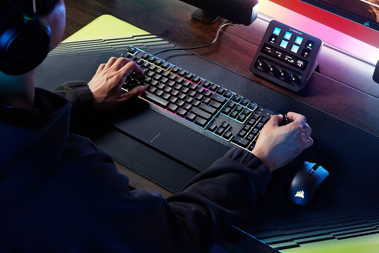 Corsair trình làng bộ gear 2026: Bàn phím SKIFF kháng nước IP53 và chuột Harpoon v2 pin 210 giờ