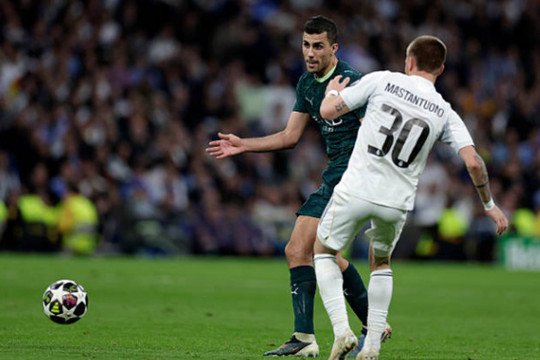 Real Madrid dừng chiêu mộ Rodri: Bước ngoặt đưa Barcelona vào vị thế độc tôn