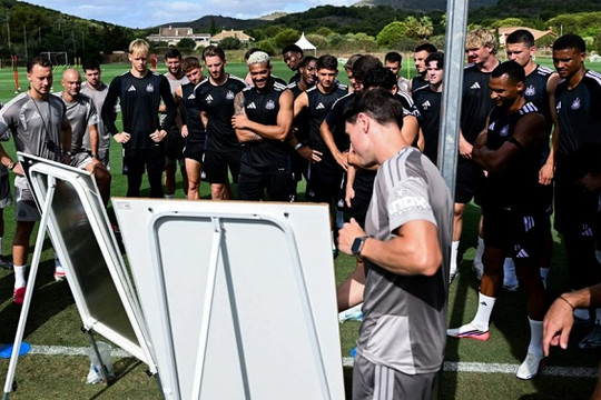 Bán Bruno Guimaraes và bị phạt tài chính: Newcastle đối mặt mùa giải giông bão ở Ngoại hạng Anh