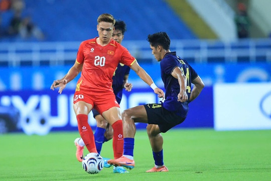 Tuyển Việt Nam thắng Campuchia 3-1: Ngôi đầu bảng A và những nỗi lo trước vòng bán kết