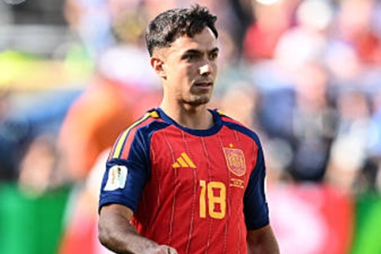 Vừa vồ hụt Rodri vào tay Barcelona, Real Madrid lập tức chuyển hướng sang Martin Zubimendi