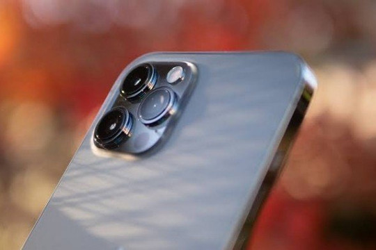So sánh iPhone 12 Pro Max, iPhone 14 Plus và iPhone 16e: Lựa chọn nào tối ưu cho học sinh?