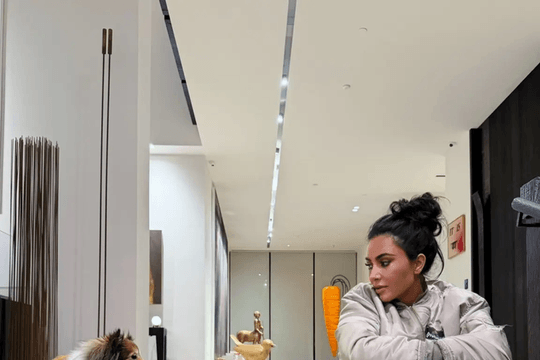 Lewis Hamilton gây chú ý khi đăng loạt ảnh hẹn hò chưa từng công bố bên Kim Kardashian