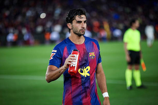 PSG tăng tốc chiêu mộ Ferran Torres và Mika Godts trước trận Siêu cúp châu Âu gặp Aston Villa