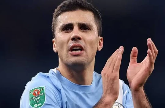 Barcelona đạt bước tiến lớn với đề nghị 70 triệu euro mua tiền vệ Rodri từ Manchester City