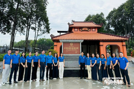 Hành trình về với những “địa chỉ đỏ”