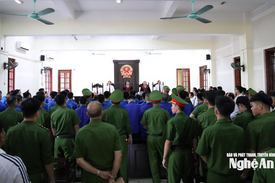 Nghệ An xét xử 48 bị cáo trong đường dây lừa đảo trên không gian mạng, chiếm đoạt hơn 71 tỷ đồng