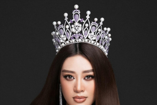 Hoa hậu Khánh Vân gây chú ý với vóc dáng thon gọn và đôi chân dài tại buổi thử trang phục