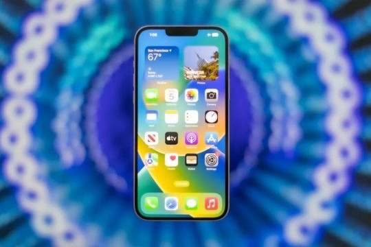 Đánh giá iPhone 14 Plus: Màn hình lớn, pin khủng và hiệu năng chơi game vượt trội tầm giá