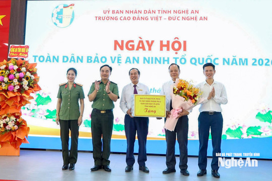 Trường Cao đẳng Việt - Đức Nghệ An sơ kết 3 năm mô hình bảo đảm an ninh trường học