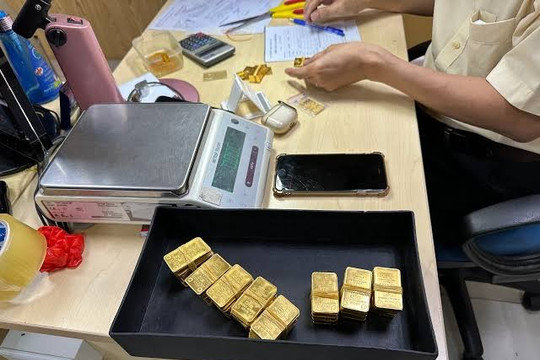Giá vàng chiều 12/8/2026: Giá vàng SJC, nhẫn 9999 và giá vàng thế giới ngày thứ Tư