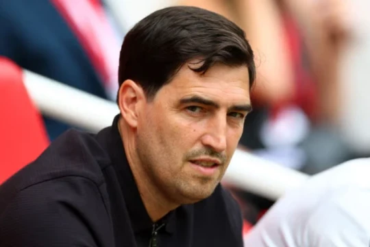 HLV Andoni Iraola và 4 bài toán chuyển nhượng của Liverpool trước khi chợ hè đóng cửa