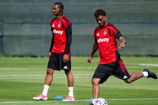Man United bỏ tour du đấu hè để đóng quân tại Carrington chuẩn bị cho mùa giải mới 2026/27