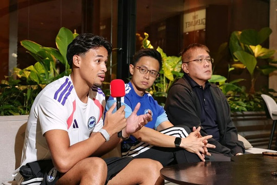 Sự hồi sinh của tuyển Singapore cùng HLV Gavin Lee trước đại chiến bán kết với Thái Lan