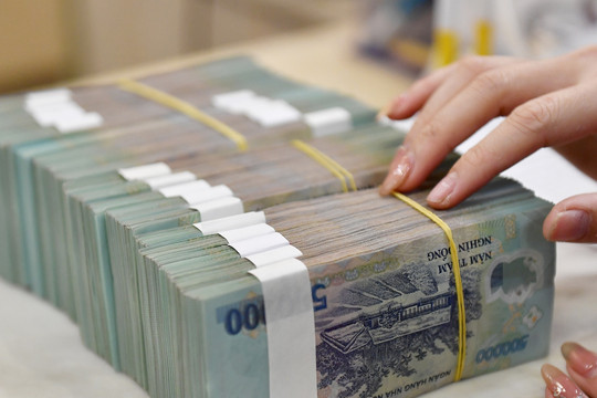 Lãi suất ngân hàng ngày 12/8/2026: VCBNeo đẩy lãi suất lên 7,8%/năm, LPBank giảm diện rộng