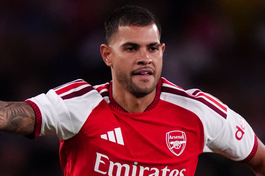 Bruno Guimaraes ra mắt Arsenal ấn tượng: 45 phút rực sáng làm thay đổi tuyến giữa trước Como