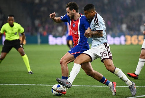 PSG đánh bại Aston Villa 2-1, lần thứ hai liên tiếp đăng quang Siêu cúp châu Âu tại Salzburg