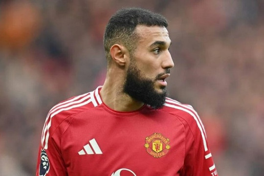 Noussair Mazraoui tiết lộ triết lý chiến đấu Michael Carrick truyền cho Manchester United