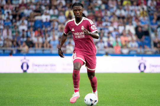 Manchester United cần quyết đoán chiêu mộ Eduardo Camavinga sau màn trình diễn tại Real Madrid