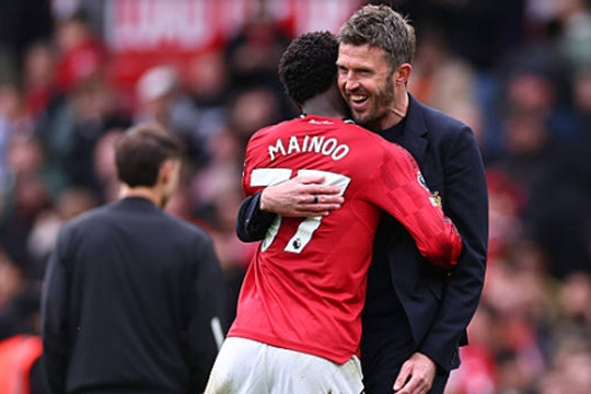 Michael Carrick giải tỏa áp lực cho Kobbie Mainoo trước mùa giải mới tại Manchester United