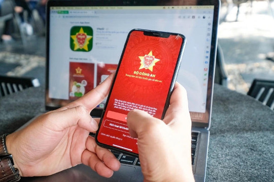 Từ 28/9, không phải xuất trình giấy tờ đã tích hợp trên VNeID