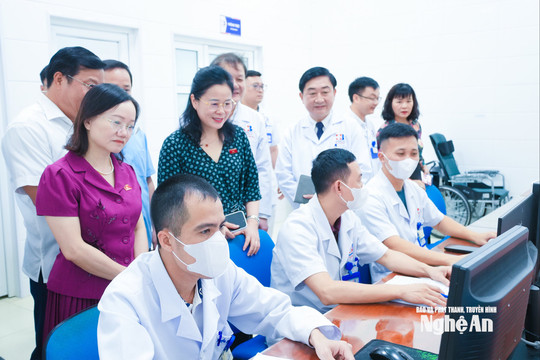 Nghệ An đẩy mạnh chuyển đổi số lĩnh vực y tế, lấy người bệnh làm trung tâm