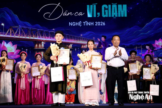 Thí sinh đến từ xã Thuần Trung và xã Kim Liên đoạt giải A cuộc thi “Tìm kiếm tài năng dân ca Ví, Giặm Nghệ Tĩnh 2026”