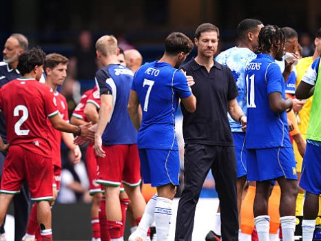 Chelsea đả bại Real Sociedad 3-1 trong ngày Xabi Alonso ra mắt và Enzo Fernandez bị la ó