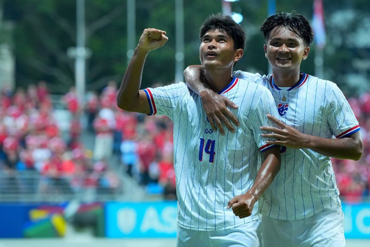 Thái Lan thắng Singapore 3-1 ở bán kết lượt đi ASEAN Cup 2026 còn tuyển Việt Nam tự tin đấu Malaysia