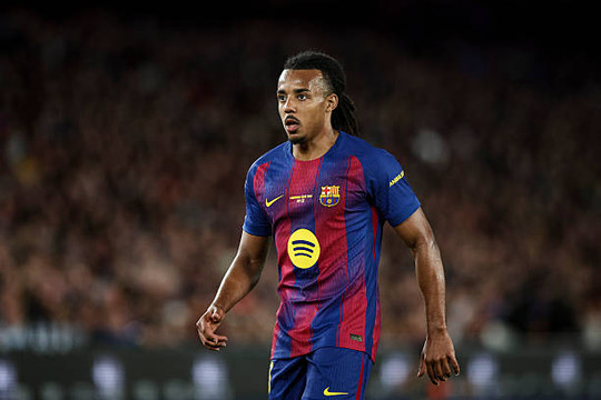 Arsenal quyết tâm chiêu mộ Jules Kounde từ Barcelona để gia cố hàng phòng ngự mùa giải mới