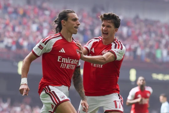 Arsenal đè bẹp Man City 3-0 ở Siêu cúp Anh 2026: Lời tuyên chiến vang dội cho ngôi vương Ngoại hạng Anh