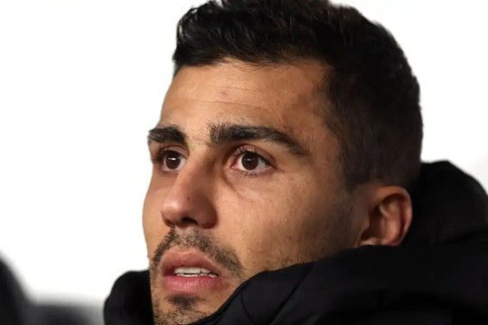 Barcelona chiêu mộ thành công Rodri và cú đòn đau giáng vào đại kình địch Real Madrid