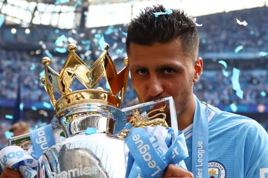 Man City chốt bán Rodri cho Barcelona giá 65,4 triệu bảng và gấp rút tìm phương án thay thế