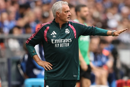 Real Madrid thời Jose Mourinho: 5 dấu ấn chiến thuật nổi bật và bài toán cái tôi siêu sao