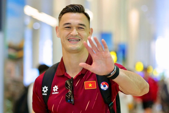 Patrik Lê Giang rực sáng cùng ĐT Việt Nam: Lý do HLV Kim Sang Sik tin chọn thủ thành Việt kiều