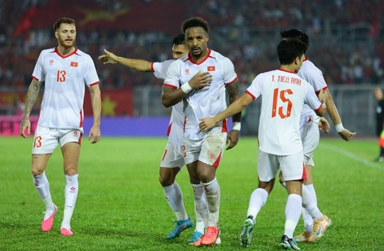 Tuyển Việt Nam hạ Malaysia 2-0 ở bán kết ASEAN Cup 2026: Sự thực dụng và tranh cãi từ VAR