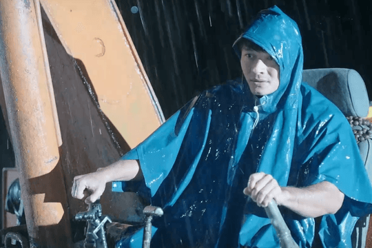 Diễn biến Phù sa tập 1: Sạt lở ven sông nuốt chửng nhà cửa và thủ đoạn cò đất trục lợi