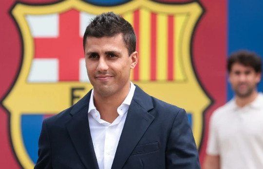 Barcelona vượt mặt Real Madrid chiêu mộ Rodri với giá 76,5 triệu Euro từ Manchester City