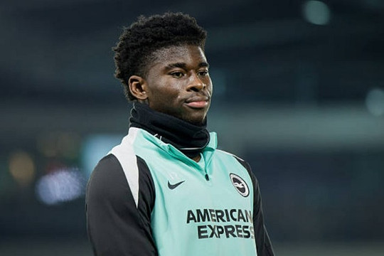 Chuyên gia Tim Sherwood cho rằng Carlos Baleba khó lòng giúp tuyến giữa Man Utd bứt phá
