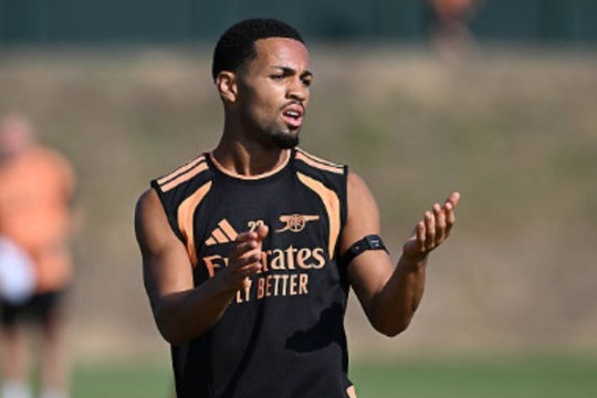 Arsenal sẵn sàng cho Newcastle mượn Ethan Nwaneri nhưng từ chối bán đứt tài năng trẻ này