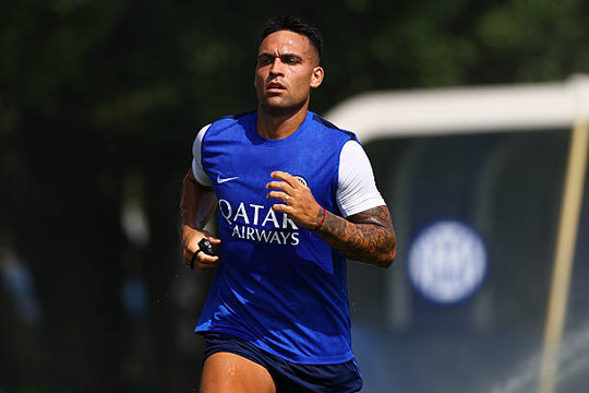 Barcelona chuẩn bị ngân sách lớn chiêu mộ Lautaro Martinez sau khi hụt Julian Alvarez